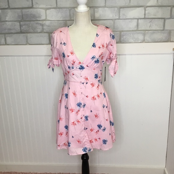NWT Lulu’s pretty in pink Dress - Picture 2 of 7